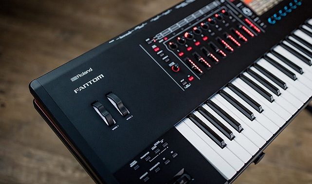Roland Fantom 8